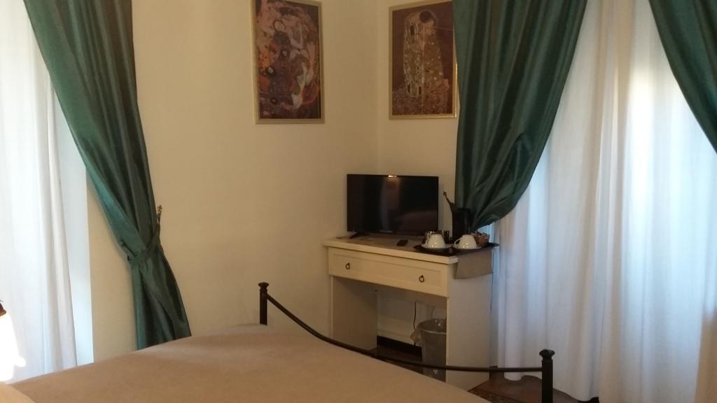 I Tre Pupazzi Frühstückspension 4*